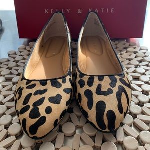 Kelly and Katie leopard print flats size 9